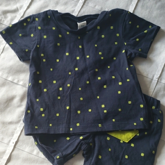 π PL BABY - Tee & Shorts matching outfit - Size 6 M - Picture 4 of 8
